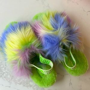 Fluff Yeah Slide Tie Dye Slippers In Green
UGG Australia WOMENS SIZE 7 NWOT